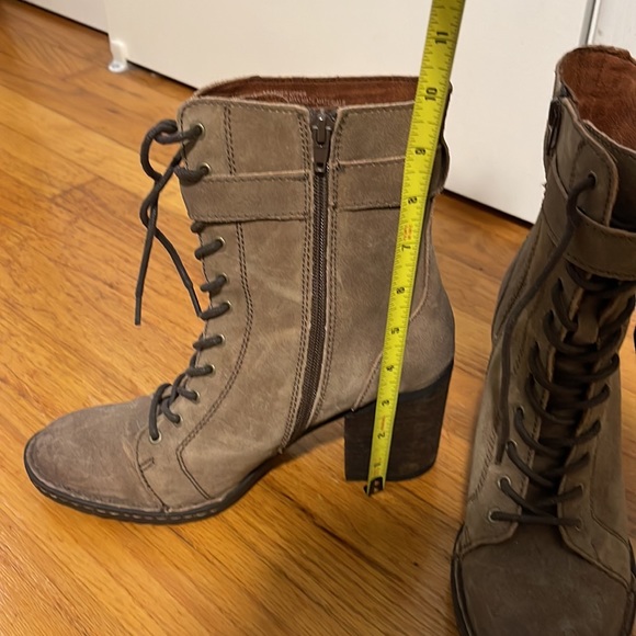EUC Born Cass Boots - size 8 - Picture 3 of 12